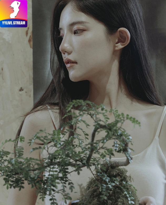 Yan Shi Yi -hot51.live