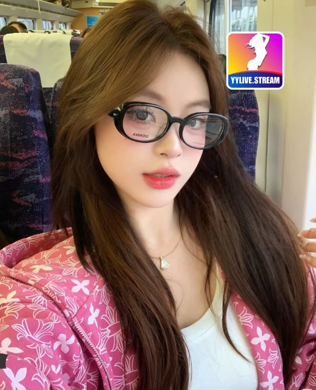 Lý Nhung-YYLIVE.STREAM
